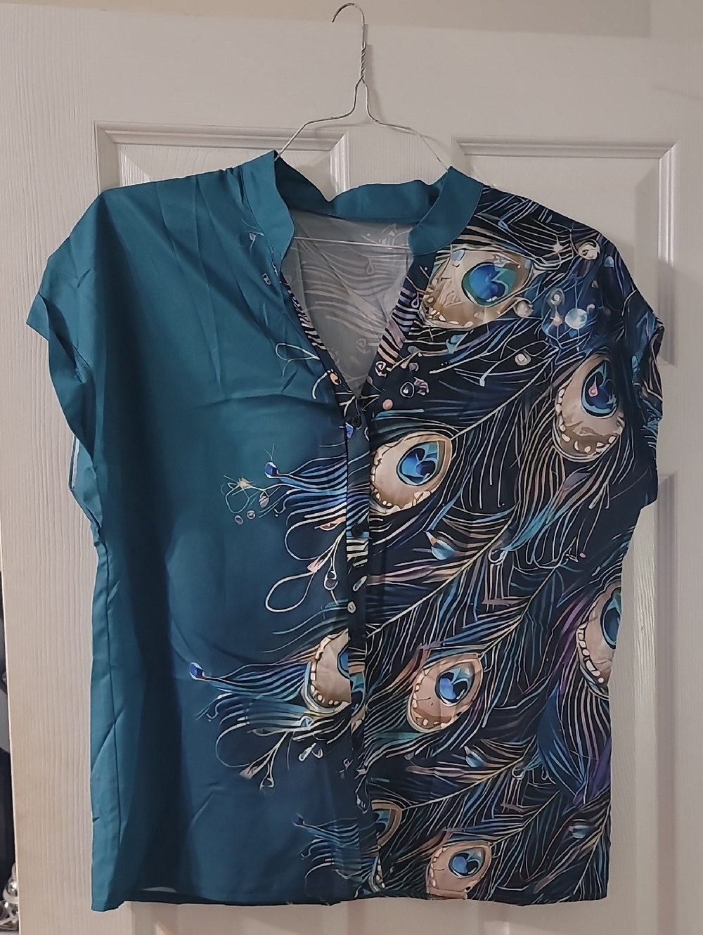 Women's Teal Peacock Print Button-Front Blouse